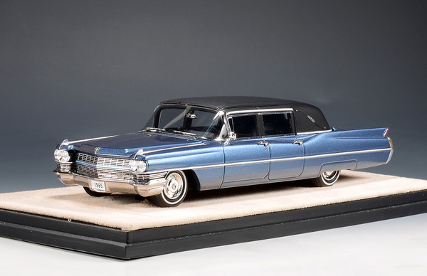 cadillac fleetwood formal limousine landau top - tahoe blue met (l.e.199pcs) STM65101 Модель 1:43