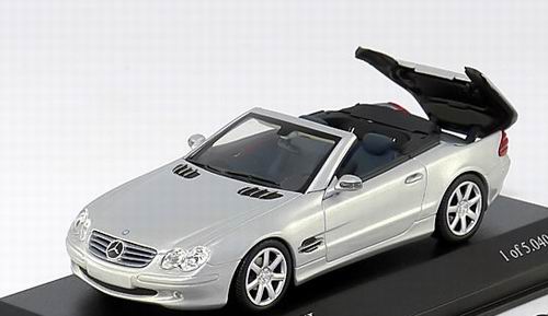Модель 1:43 Mercedes-Benz SL-class mit funktionsfahigem Hardtop - silver