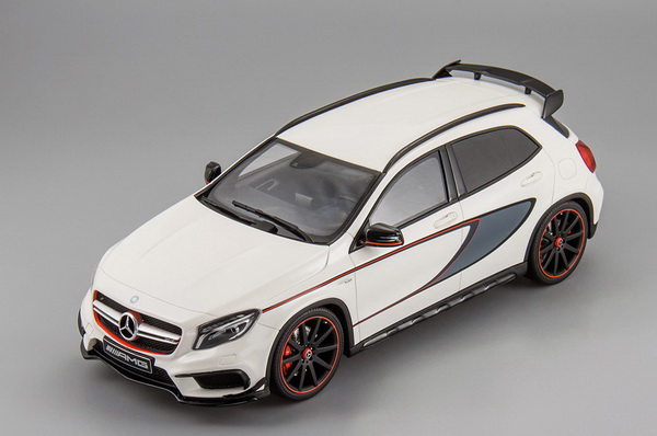 Модель 1:18 Mercedes-Benz GLA 45 AMG - white