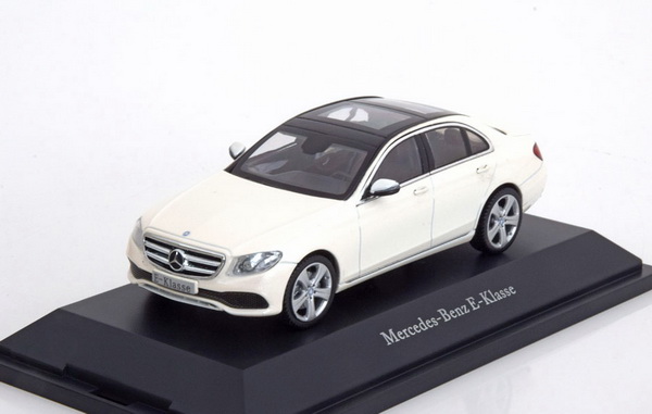 Модель 1:43 Mercedes-Benz E-class (W213) Limousine - white