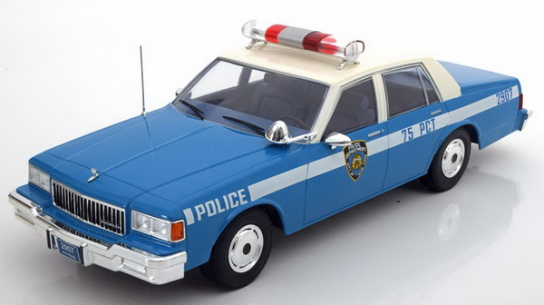 chevrolet caprice sedan "new york police" - blue/white MCG18039 Модель 1:18