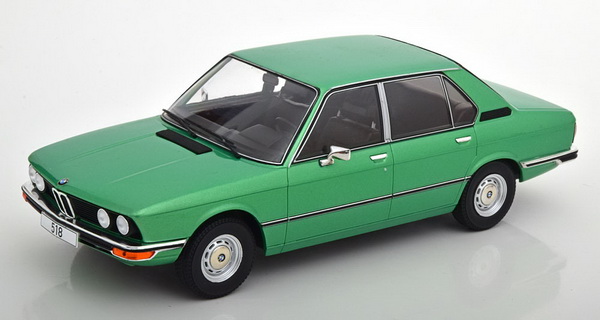 Модель 1:18 BMW 518 (E12) 1973 Metallic Green