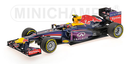 Модель 1:18 Infiniti Red Bull Racing Renault RB9 (Mark Webber)