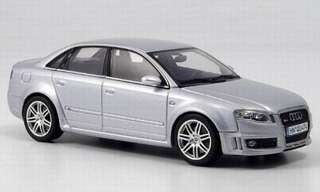 Модель 1:43 Audi RS4 Limousine - Silver