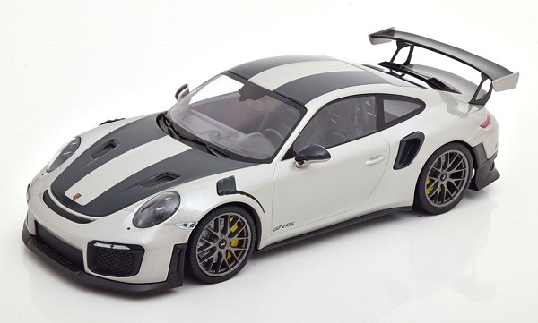 Модель 1:18 Porsche 911 (991/2) GT2 RS Weissach Package mit silbernen Magnesium Felgen 2018 silver/black Limited Edition 111 pcs