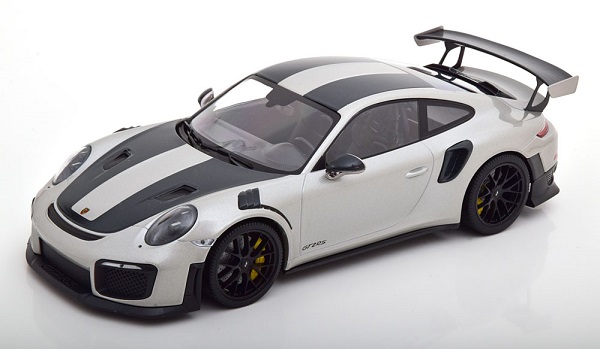 Модель 1:18 Porsche 911 (991/2) GT2 RS Weissach Package mit schwarzen Magnesium Felgen - silver/black (L.E.111pcs)