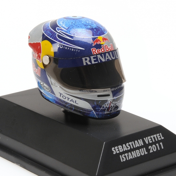 Модель 1:8 Red Bull Racing Arai Helm GP Istanbul, World Champion (Sebastian Vettel)