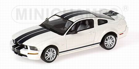 Модель 1:43 Ford Mustang GT - white