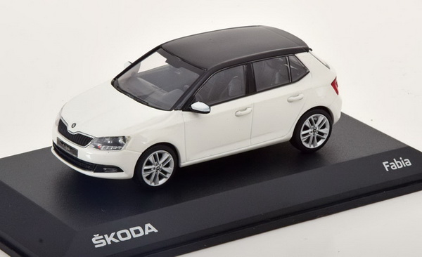 Skoda Fabia - White/Black 6V6099300F9EF9R Модель 1:43