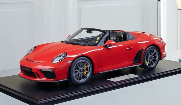 Модель 1:8 Porsche 911 (991.2) Speedster - 2019 indish red