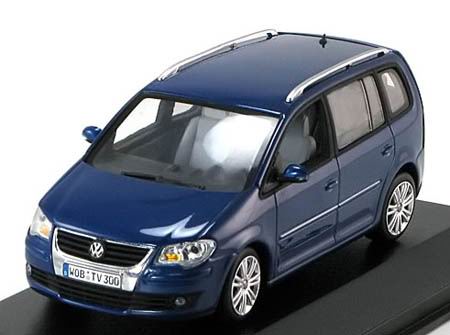 volkswagen touran - blue 841904102 Модель 1:43