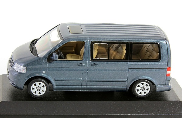 vokswagen multivan t5 - grey met 842902126 Модель 1:43