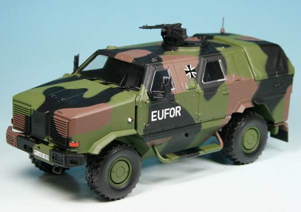 "dingo" kmw allschutz-transport-fahrzeug atf "bundeswehr" (base mercedes benz unimog) Y19050 Модель 1:35