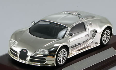 Модель 1:43 Bugatti Veyron - chrome