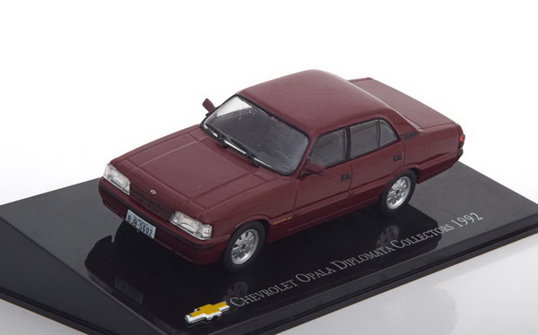 Модель 1:43 Chevrolet Opala Diplomata Collectors - dark red