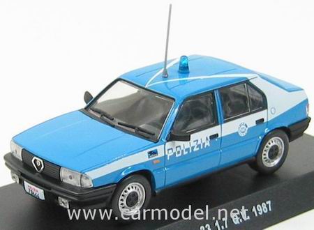 Модель 1:43 Alfa Romeo 33 1.7 Quadrifoglio Verde Polizia - blue/white