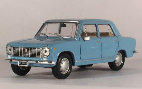 Модель 1:43 FIAT 124 Berlina - light blue