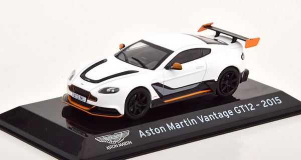 Модель 1:43 Aston Martin Vantage GT12 2015
