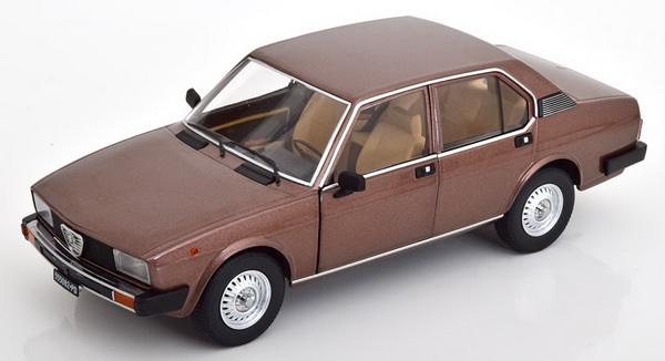 Модель 1:18 Alfa Romeo Alfetta Berlina 2000L 1978 - Brown met.