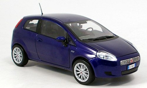 Модель 1:18 FIAT Grande Punto - blue