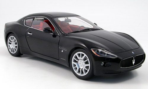 Модель 1:18 Maserati Gran Turismo - black