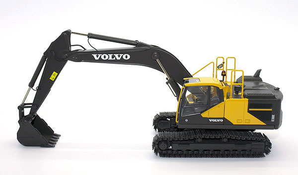 Модель 1:50 Volvo EC300E Excavator