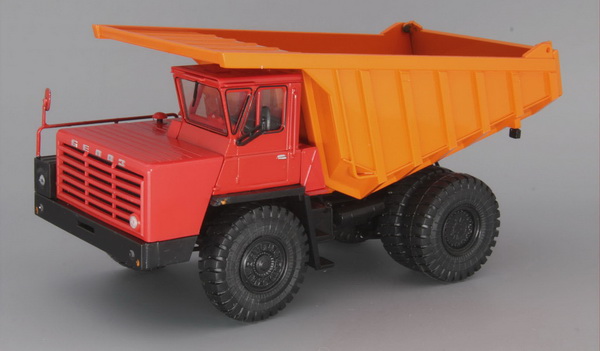 Модель 1:43 БелАЗ-7510 карьерный самосвал-углевоз - красный/оранжевый