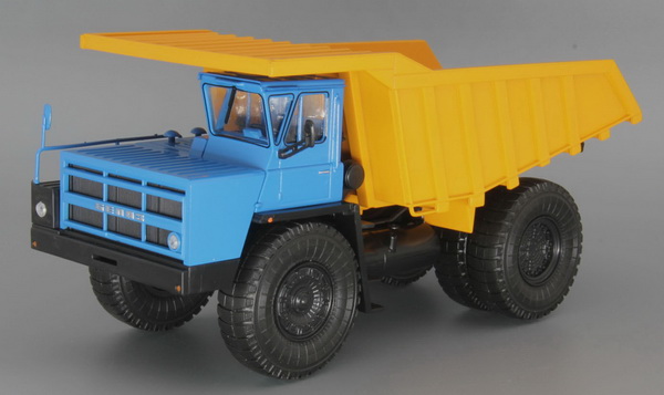 Карьерный самосвал БелАЗ-7548 - синяя кабина H0102 Модель 1:43