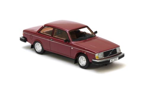 Модель 1:43 Volvo 242 Coupe - red
