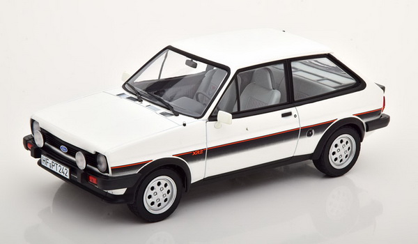 Модель 1:18 FORD Fiesta XR2 1981 White