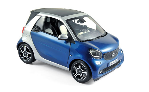 Модель 1:18 Smart ForTwo Cabrio - blue/silver