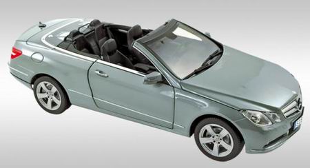 Модель 1:18 Mercedes-Benz E500 Cabrio (А207) - palladium silver