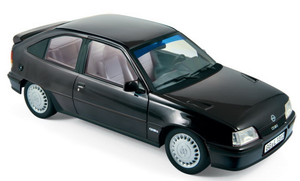 Модель 1:18 Opel Kadett GSi - black
