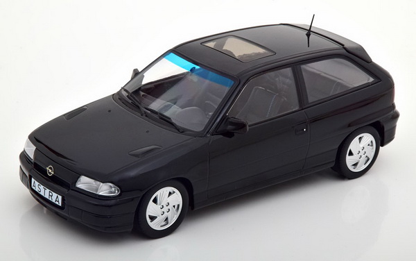 Модель 1:18 Opel Astra F GSi 1992 - black