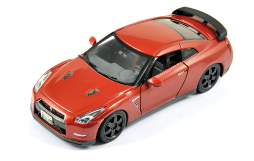 Модель 1:18 Nissan GT-R (R-35) - red
