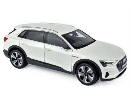 Модель 1:18 AUDI E-Tron кроссовер 2019 White Metallic