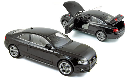 Модель 1:18 Audi S5 Coupe - phantom black