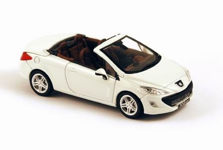 Модель 1:43 Peugeot 308 CC - white