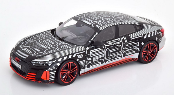 Модель 1:18 Audi RS e-tron GT Prototype 2021