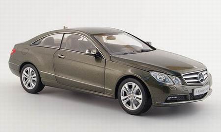 Модель 1:18 Mercedes-Benz E-class Coupe (C207) - gray