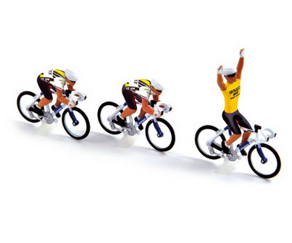 Модель 1:43 команда из 3-х велогонщиков TDF
