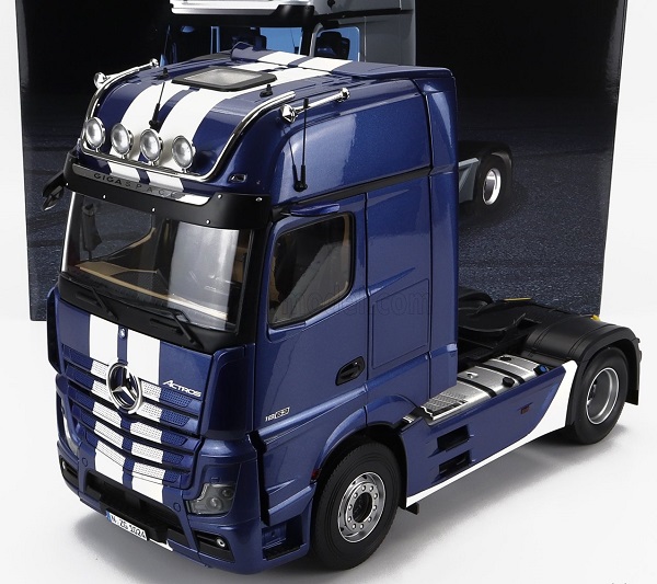 mercedes-benz actros 2 1863 gigaspace 4x2 mirrorcam tractor truck 2-assi with illumination (2018), blue metallic white 10240021 Модель 1:18