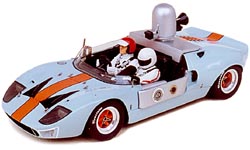 Модель 1:43 Ford GT40 Gulf Travelling car Le Mans 1camera capot arriere 2 personnages KIT