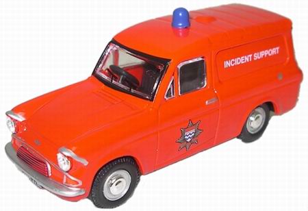 Модель 1:43 Ford Anglia 105E Fire Incident Support (пожарная бригада Лондона)