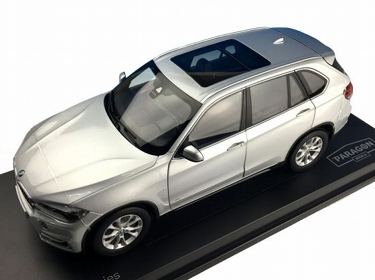Модель 1:18 BMW X5 (F15) - silver