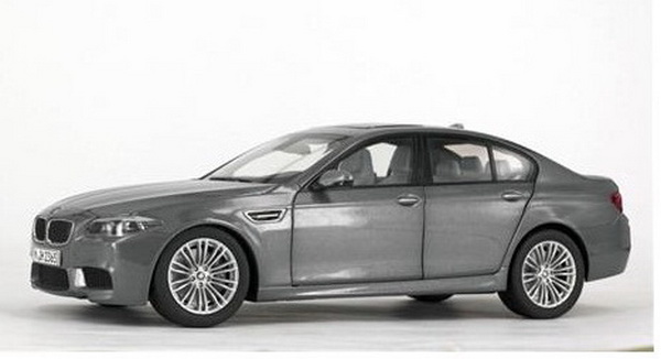 Модель 1:18 BMW M5 (F10M) - Space grey