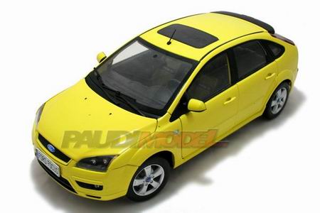 Модель 1:18 Ford Focus Hatchback - yellow