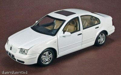 volkswagen bora - white 2140Bw Модель 1:18