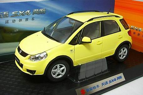 Модель 1:18 Suzuki SX4 - yellow