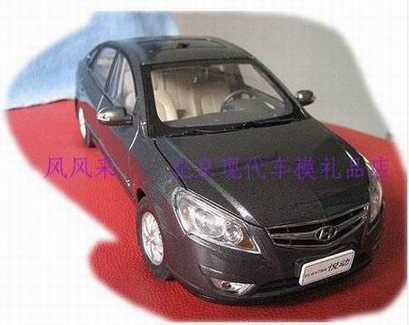 Модель 1:18 Hyundai Elantra - dark gray